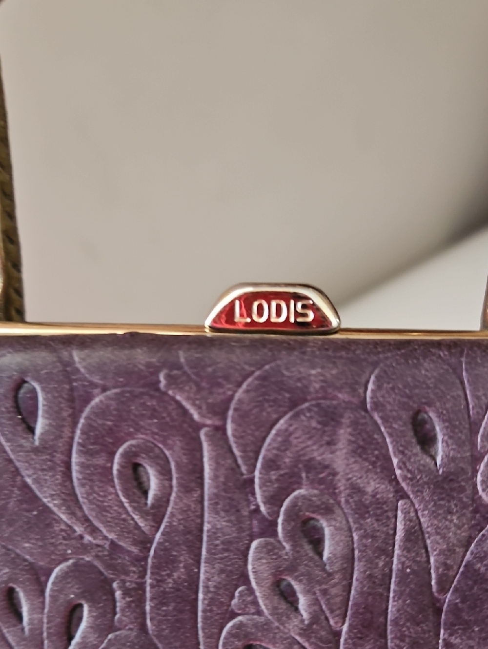 LODIS PURPLE EMBOSSED FLORAL TOOLED LEATHER CREDIT CARD LUXURY WALLET - Picture 3 of 6